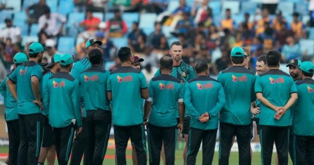 শন টেইট বাংলাদেশ ক্রিকেট দলের ফাস্ট বোলিং কোচ ছিলেন