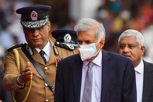  හිටපු පොලිස්පති සී.ඩී. වික්‍රමරත්න ද ඉකුත් වසරේ මූලික අයිතිවාසිකම් උල්ලංඝනය කිරීම සම්බන්ධයෙන් වගකිවයුතු බවට අවස්ථා දෙකකදී ශ්‍රේෂ්ඨාධිකරණය විසින් තීන්දු කරන ලදී.