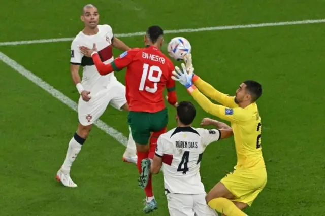 Le coup de tête de Youssef En-Nesyri contre le Portugal.