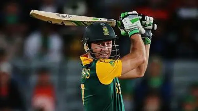 ඒ.බී ඩිවිලියර්ස් - 2015 වසරේදී දකුණු අප්‍රිකාව වෙනුවෙන් බටහිර ඉන්දීය කොදෙව් පිලට එරෙහිව ලකුණු 149ක් රැස් කළේය. ඔහු ලොව වේගවත්ම එක්දින ශතකය ලබා ගත්තේ පන්දු 31ක් පමණක් වැය කරමිනි.