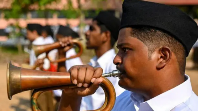हिंदुत्ववादी संघटनांनी स्टॅलिन यांच्या वक्तव्यांवर तिखट प्रतिक्रिया दिली आहे