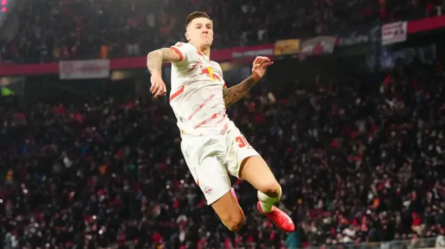 Benjamin Sesko jump to celebrate