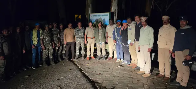 நீலகிரி: மீண்டும் ஒரு 'மஞ்சுமல் பாய்ஸ்' சம்பவம்: மலையில் விழுந்து உயிரோடு மீட்கப்பட்ட இளைஞர்!