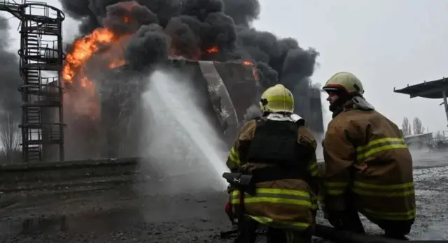 खारकीएव रूस की सीमा के पास ही स्थित है