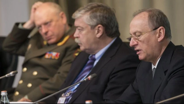 General Salyukov və Rusiya Təhlükəsizlik Şurasınınn katibi Nikolay Patruşev 2015-ci ildə BRİKS ölkələri nümayəndələrinin təhlükəsizlik üzrə toplantısında