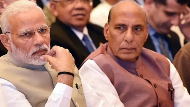 பாதுகாப்பு அமைச்சர் ராஜ்நாத் சிங் மற்றும் பிரதமர் மோதி (கோப்புப்படம்)