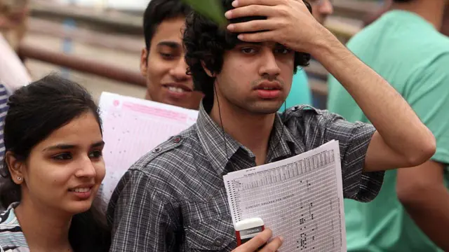 सीबीएसई की ओर से उपलब्ध करवाई गईं स्कैन कॉपियों के ब्लर व बदले होने को लेकर कुछ दावे सोशल मीडिया पर सामने आए हैं. (प्रतीकात्मक तस्वीर)