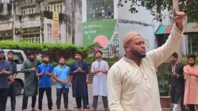 শুক্রবার সকাল থেকেই ক্যাম্পাসে এ নিয়ে উত্তেজনা ছিল