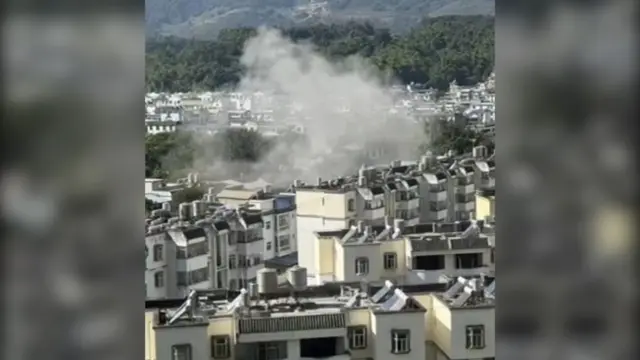 နန်ဆန်မြို့ကို လက်နက်ကြီးကျရောက်ပေါက်ကွဲတာကိုမြို့တစ်နေရာကမြင်တွေ့ရတဲ့အခြေအနေ