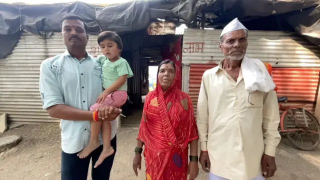 कहाणी दुष्काळी बदनापूर तालुक्यातल्या वाळकुणी गावच्या सोपान कोळेकरांची आणि त्यांच्या कुटुंबाची.