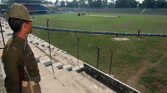  क्रिकेट मैदान