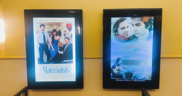 فیلم اشک پاییز مدت یک هفته در برخی از سینماهای امریکا به نمایش در آمد