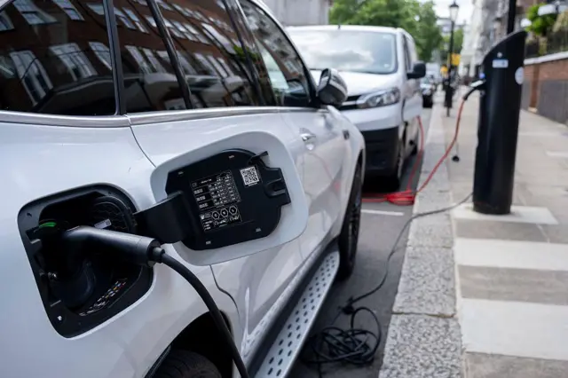 آلایندگی ماشین‌های هیبرید-الکتریکی نزدیک به پنج برابر بیشتر از میزانی بوده که در آزمایشگاه‌ها اندازه‌گیری شده است