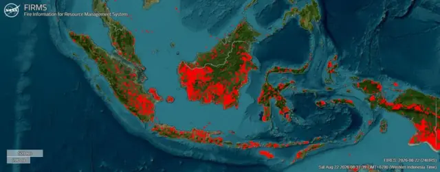 Titik panas kebakaran hutan dan lahan di Indonesia pada Sabtu (22/08).