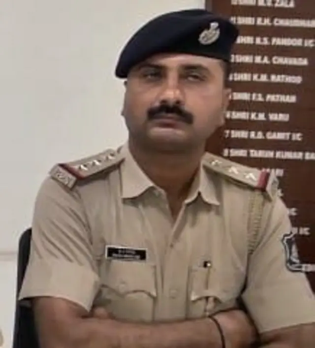 કડીના પોલીસ ઇન્સ્પેક્ટર એન. આર. પટેલ