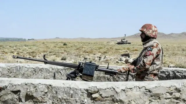 इराण पाकिस्तान हल्ला