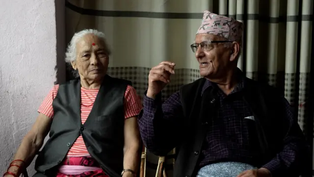 चित्रबहादुर केसी र उनकी श्रीमती।