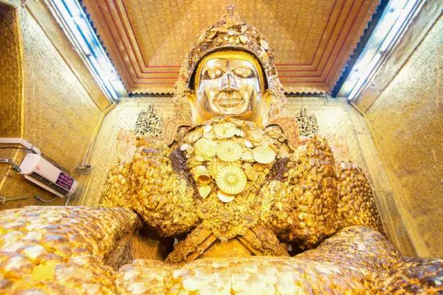 ရခိုင်အပျက်မှာ  ပင့်ဆောင်သွားတဲ့ မဟာမုနိရုပ်ပွားတော်ကြီး