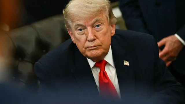 Donald Trump Beyaz Saray'da basın toplantısında.