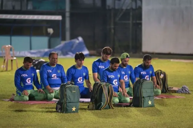 சத்ரான் கிளப்பிய சர்ச்சை