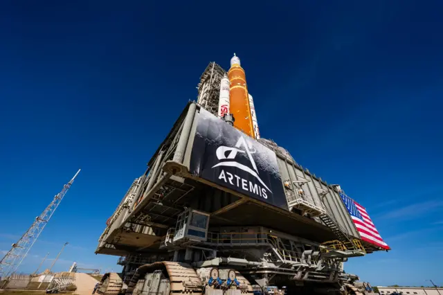 El enorme sistema de lanzamiento espacial de la NASA