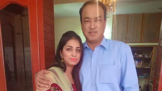 ثانیه له خپل پلار سره