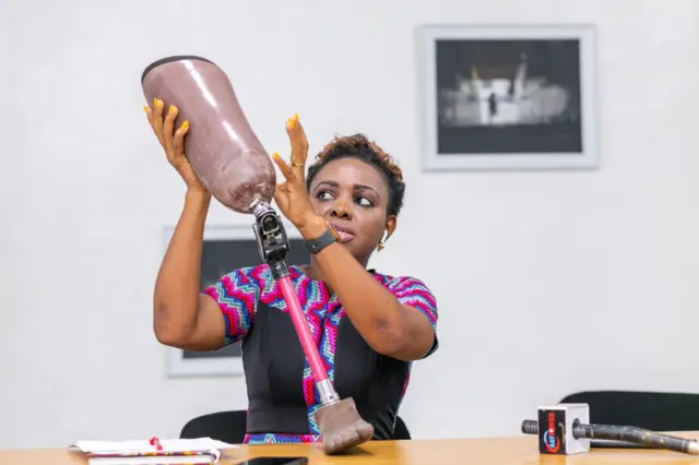 Crystal Chigbu dey check out prosthetics