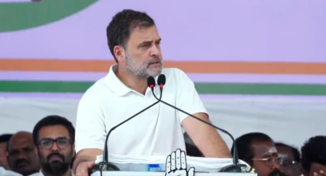 புதுச்சேரியில் பிரசாரத்தில் ஈடுபட்ட ராகுல் காந்தி
