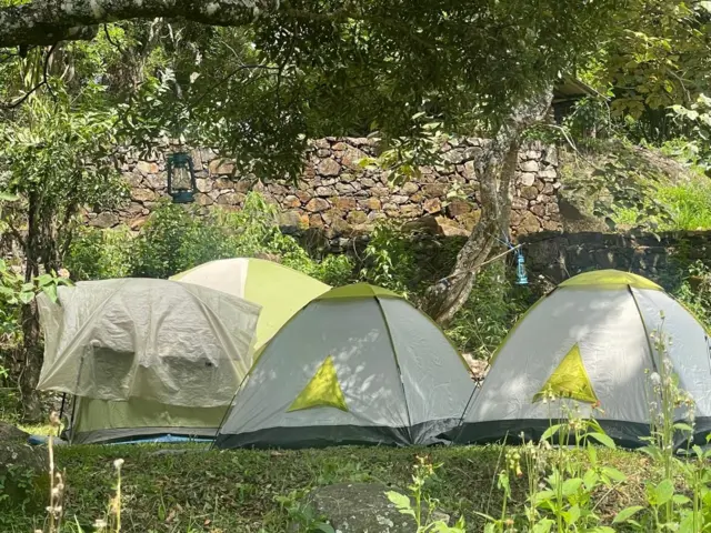 ඔබ රාත්‍රියට නැවතීමට ස්ථාන තෝරා ගැනීමේදී අදාළ ප්‍රදේශය ආරක්‍ෂිත නම් ඔබට පහසුවෙන් කඳවුරු ලා ගැනීමට හැකියි.