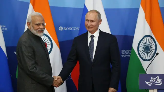 भारत के प्रधानमंत्री नरेंद्र मोदी और रूस के राष्ट्रपति व्लादिमीर पुतिन