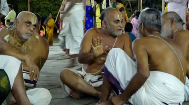 வடகலை, தென்கலை, காஞ்சிபுரம் வரதராஜப் பெருமாள் கோயில், நீதிமன்றம் 
