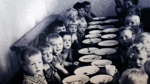 niños en colonia dignidad