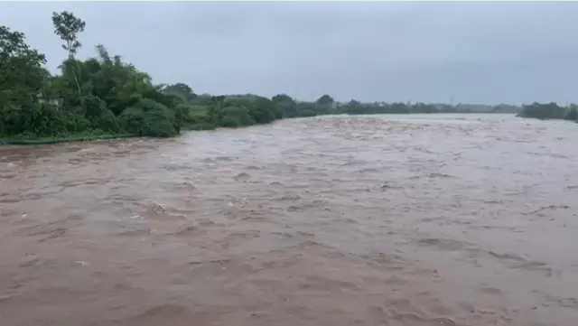 બીબીસી ગુજરાતી ગુજરાત હવામાન વરસાદ વલસાડ નવસારી સુરત પૂરગ્રસ્ત બચાવકાર્ય