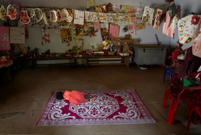 အိန္ဒိယ၊ သက်ကြီးရွယ်အို၊ ကာရဲလား၊ လူသူကင်းမဲ့တဲ့မြို့