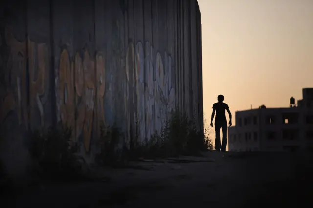 الضفة الغربية المحتلة: أراض فلسطينية مقطعة الأوصال ومستوطنات إسرائيلية متنامية الضفة الغربية المحتلة: أراض فلسطينية مقطعة الأوصال ومستوطنات إسرائيلية متنامية