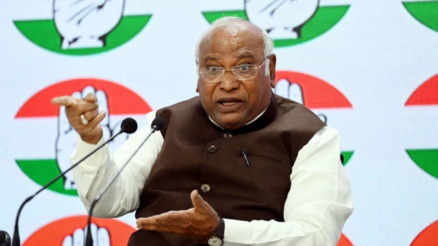 ਕਾਂਗਰਸ ਦੇ ਕੌਮੀ ਪ੍ਰਧਾਨ ਮਲਿਕਾਰਜੁਨ ਖੜਗੇ 