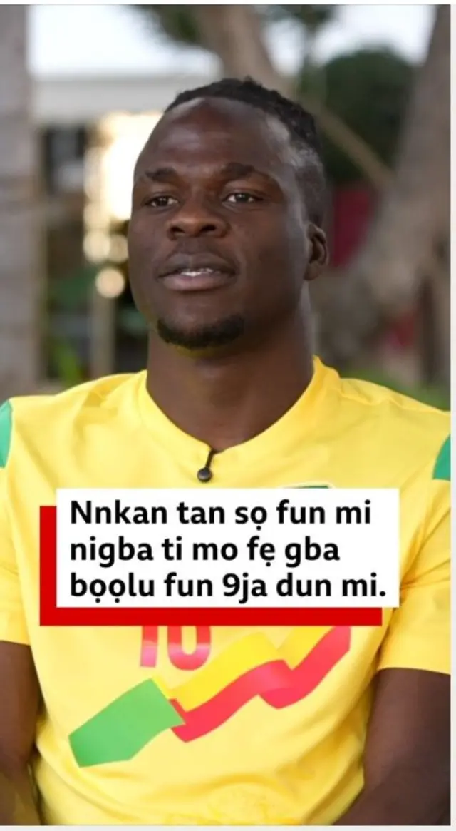 Junior Olaitan wọ aṣọ ere ìdárayá alawọ Yẹlo áti ewéko 