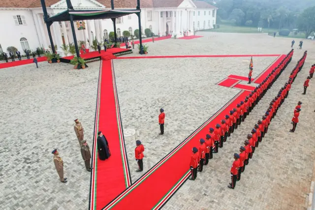 Perezida Raisi imbere y'akarasisi ka gisirikare 