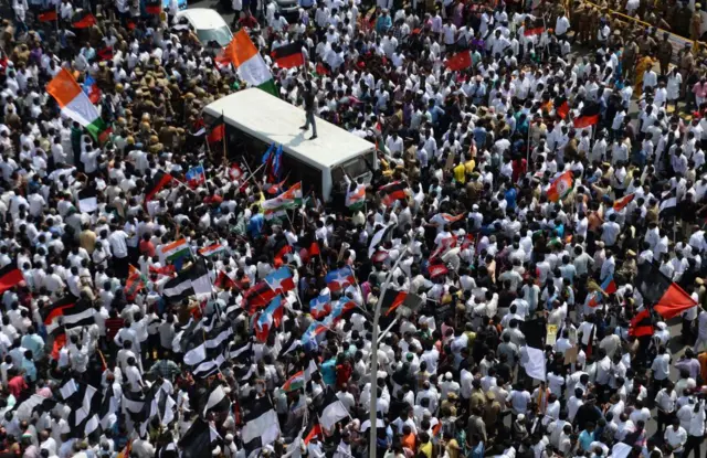 பொதுக்கூட்ட வரைவு விதிகளை கட்சிகள் எதிர்ப்பது ஏன்?