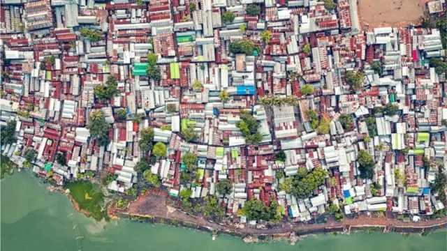 এক থেকে সাত হাজার প্লট নিয়ে একটি মৌজা হয়ে থাকে।