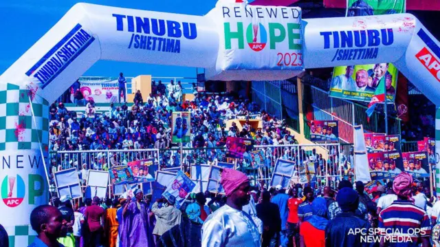 Aworan ibudo eto naa