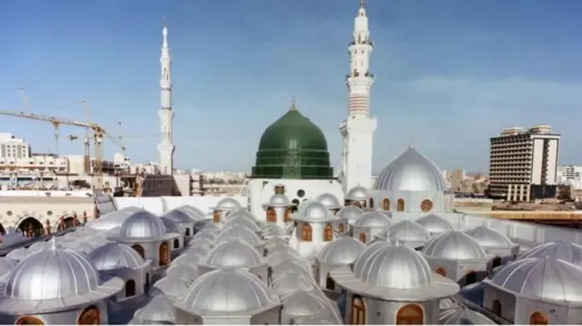 முதல் முறையாக, வளைகுடா ஒத்துழைப்பு கவுன்சிலின் உறுப்பு நாடுகளின் குடிமக்கள் இந்தப் பகுதிகளில் சொத்து வாங்க அனுமதிக்கப்பட்டுள்ளனர்.