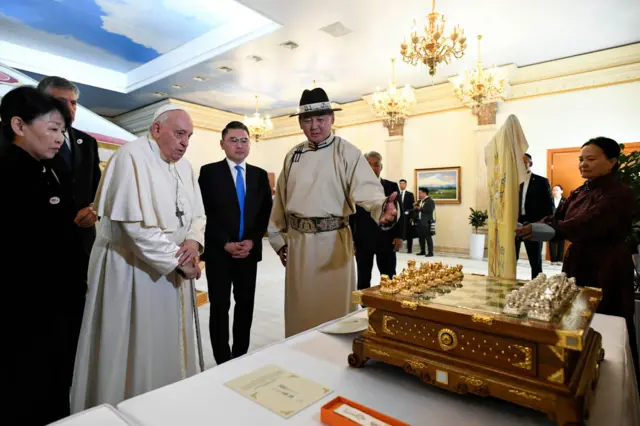 အူလန်ဘာထောရောက် ပုပ်ဖရန်စစ်