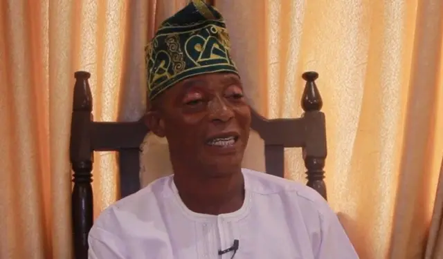 Ọgbẹni Adeokun to fi ọrọ to n fa awuyewuye si ori ayelujara.