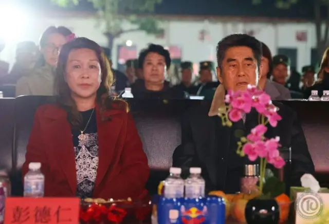 အထူးဒေသ(၁) နယ်မြေပြန်လည်ထူထောင်တဲ့ နှစ်ပတ်လည်ပွဲမှာတွေ့ရတဲ့ ဖုန်တာရွှင်နဲ့ဇနီး