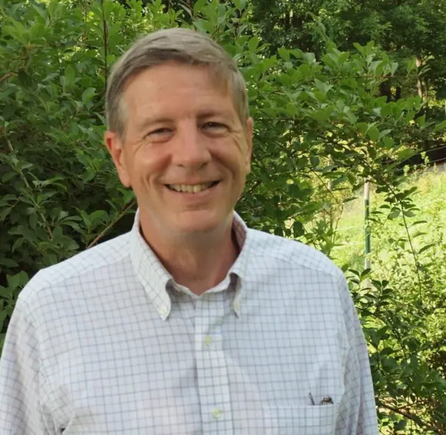  چارلز کایزر، روزنامه‌نگار و خبرنگار نیویورک تایمز