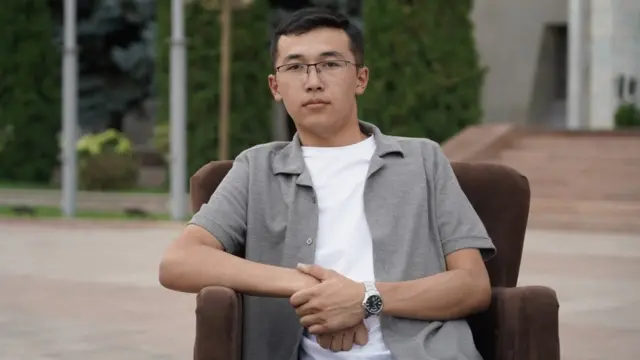 Камактагы блогер Ырыс Жекшеналиев болгону 19 жашта