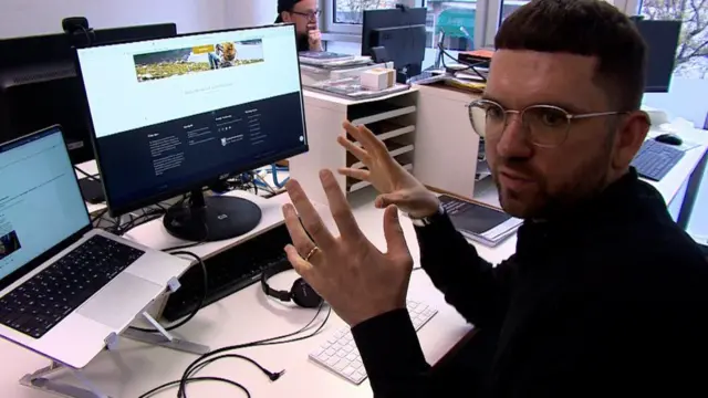 જમણેરી વિચારધારાવાળા સૈનિકો પાસે આવી રહેલ હથિયારો અને વિસ્ફોટકોના પ્રમાણથી નિકોલસ પોટર ચિંતિત છે