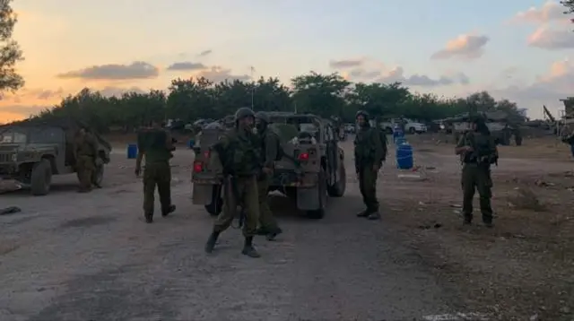 গাজার চারদিকে সেনা মোতায়েন করছে ইসরায়েল