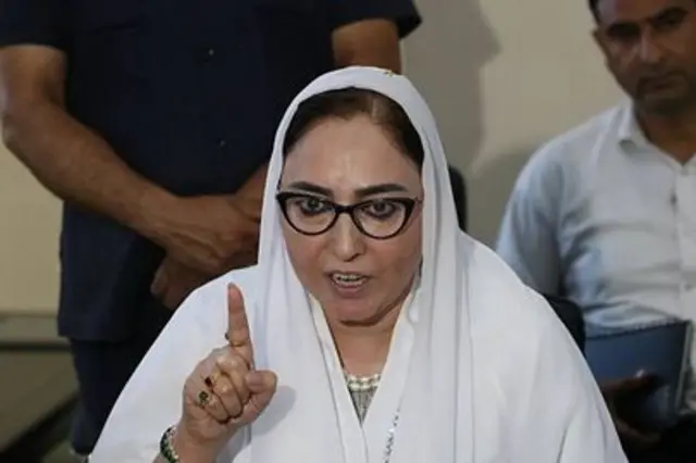 درخشاں اندرابی نے توڑ پھوڑ کے واقعے کی مذمت کی ہے اور ایف آئی آر کی دھمکی دی ہے